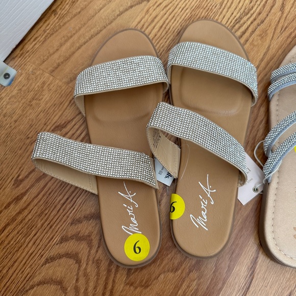 NWT, rhinestone sandals, size 9 2/15$ - Picture 2 of 5